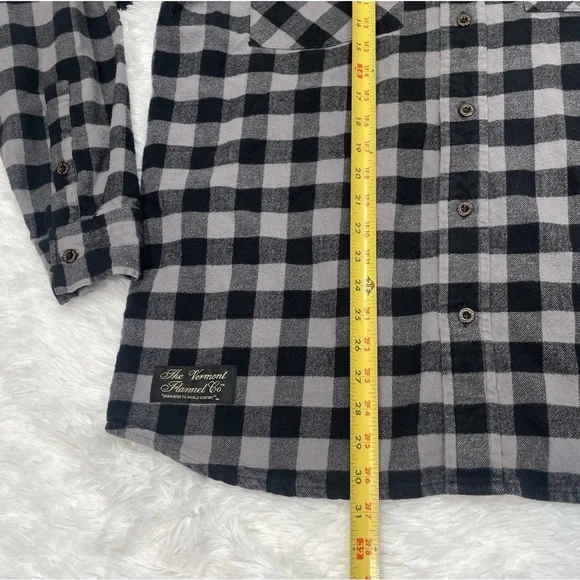 The Vermont Flannel Co. Men’s Size XL Black Gray Buffalo Plaid Button Down Shirt - Picture 8 of 9